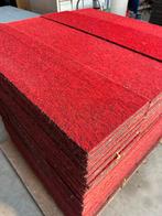Tapijttegels 25x100 cm rood (540 stuks, 135m2), Huis en Inrichting, Stoffering | Vloerbedekking, Ophalen, Gebruikt, Q, 75 m² of meer