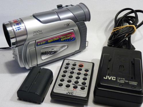 JVC GR-D30E MiniDV, accu, oplader, 16xzoom, 700x digital, AV, Audio, Tv en Foto, Videocamera's Digitaal, Zo goed als nieuw, Camera