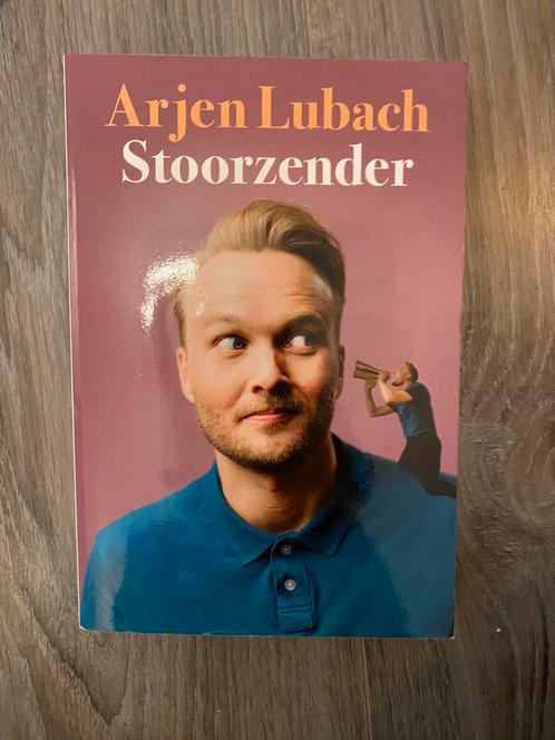 Arjen Lubach - Stoorzender, Boeken, Literatuur, Zo goed als nieuw, Ophalen of Verzenden