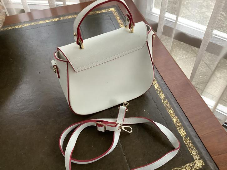 Vera Pelle Dames Handtas - Elegant & Stijlvol, Sieraden, Tassen en Uiterlijk, Tassen | Damestassen, Zo goed als nieuw, Handtas