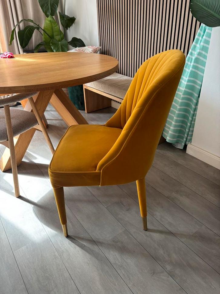 Bold Monkey Stoel - ‘Give me more Velvet’ Okergeel, Huis en Inrichting, Stoelen, Gebruikt, Eén, Stof, Overige kleuren, Ophalen