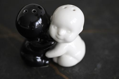 PEPER EN ZOUTSTEL omhelzing zwart wit, Huis en Inrichting, Keuken | Servies, Nieuw, Ophalen