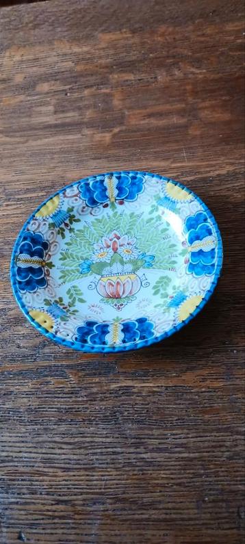 PAUWSTAART BORD MAKKUM TICHELAAR 19E EEUW GESIGNEERD 15 CM beschikbaar voor biedingen