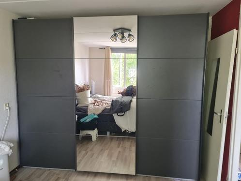 Grote kledingkast met spiegel 270cm. Leveren en monteren mgl, Huis en Inrichting, Kasten | Kledingkasten, Gebruikt, 200 cm of meer