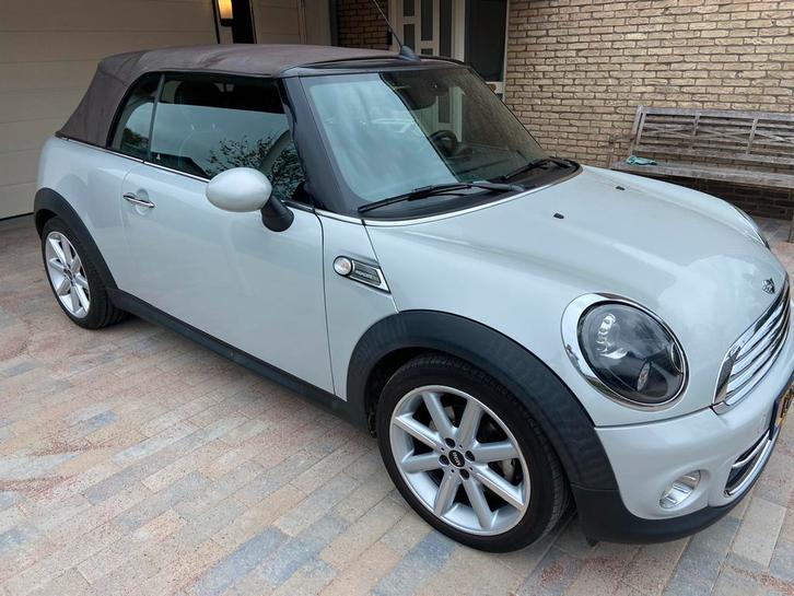 Mini Cooper Cabrio 1.6 Highgate Clima/Bluetooth/Xenon, Auto's, Mini, Particulier, Benzine, Cabriolet, Geïmporteerd, Wit, Ophalen