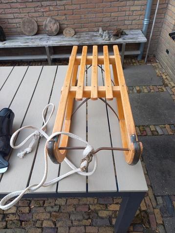 HARDHOUTEN ORIGINELE DAVOS SLEE MET DIK TREK TOUW beschikbaar voor biedingen