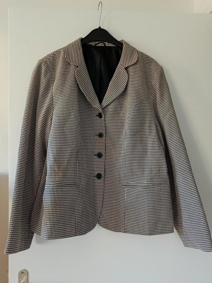 Dames blazer maat 42 van Today, Kleding | Dames, Jasjes, Kostuums en Pakken, Gedragen, Jasje, Maat 42/44 (L), Beige, Ophalen of Verzenden