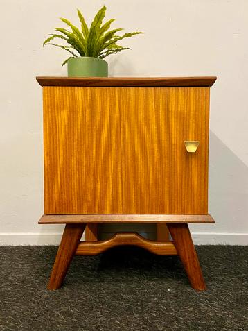 Vintage nachtkastje jaren 60/70 retro teak kastje beschikbaar voor biedingen