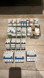 Diverse aardlekautomaten, Ophalen of Verzenden, Gebruikt, Schakelaar