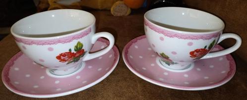 2 kop en schotels, roze wit, stippen, rode rozen, L. Drake, Huis en Inrichting, Keuken | Servies, Zo goed als nieuw, Kop(pen) en/of Schotel(s)