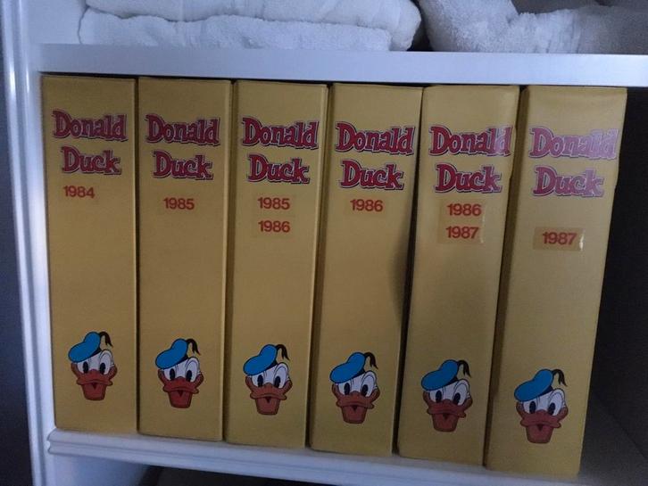 Donald Duck 1984-1987 in gele verzamelmappen., Boeken, Stripboeken, Zo goed als nieuw, Complete serie of reeks, Ophalen