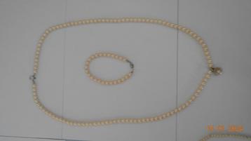 1 Parelkettring met zilveren hanger en 1 armband dikke parel beschikbaar voor biedingen