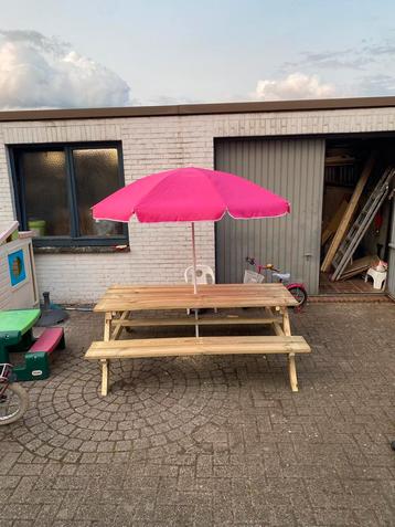 Picknicktafel  beschikbaar voor biedingen