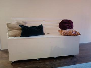 Moet nu weg: houten klepbank eetkeukenbank  beschikbaar voor biedingen