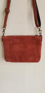 Nieuw! Suede Crossbodytas. Roest, Verzenden, Nieuw, Schoudertasje