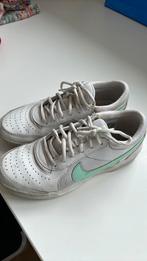 Nike sportschoenen maat:39, Kleding | Dames, Schoenen, Ophalen of Verzenden, Zo goed als nieuw, Wit