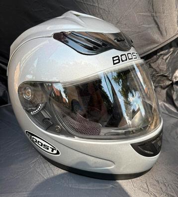 Motorhelm beschikbaar voor biedingen