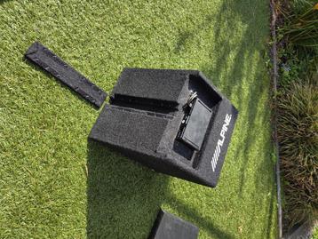 Actieve Subwoofer Alpine beschikbaar voor biedingen
