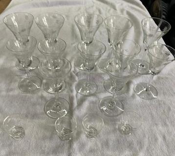 Geslepen Glazen beschikbaar voor biedingen