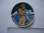 sticker oud PINUP Bridgestone banden pin up bikini retro car, Ophalen of Verzenden, Zo goed als nieuw, Bedrijf of Vereniging