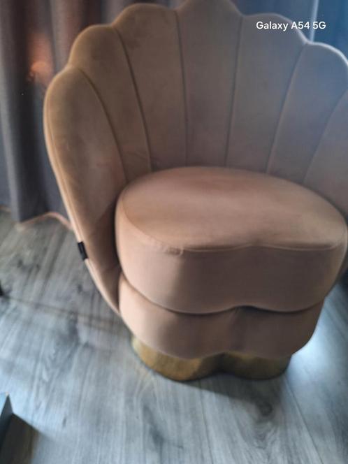 Vtwonen Velvet Fauteuil - Schelpvormig, Huis en Inrichting, Fauteuils, Zo goed als nieuw, Stof, 50 tot 75 cm, Minder dan 75 cm