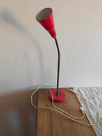 Rode IKEA bureaulamp, Huis en Inrichting, Lampen | Tafellampen, Ophalen of Verzenden, Zo goed als nieuw, Modern, Minder dan 50 cm