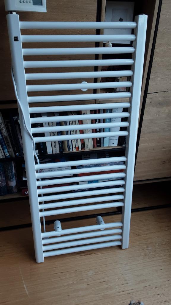 Designradiator Plieger, Doe-het-zelf en Verbouw, Verwarming en Radiatoren, Zo goed als nieuw, Thermostaat, 200 tot 500 watt, 80 cm of meer