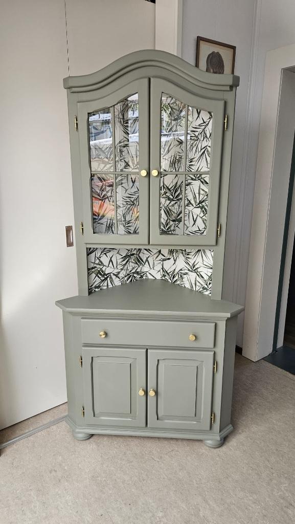 Mooie vitrine hoekkast, Huis en Inrichting, Kasten | Vitrinekasten, Zo goed als nieuw, 150 tot 200 cm, 50 tot 100 cm, 25 tot 50 cm