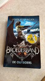 John Flanagan - De outsiders, Ophalen of Verzenden, Zo goed als nieuw, John Flanagan