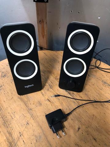 Te koop audio boxen Logitech boxen PC  AUX aansluiting beschikbaar voor biedingen