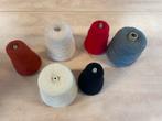 Diverse klossen 100 % courtelle (acrylgaren), Ophalen of Verzenden, Zo goed als nieuw, Breien of Haken, Wol of Garen