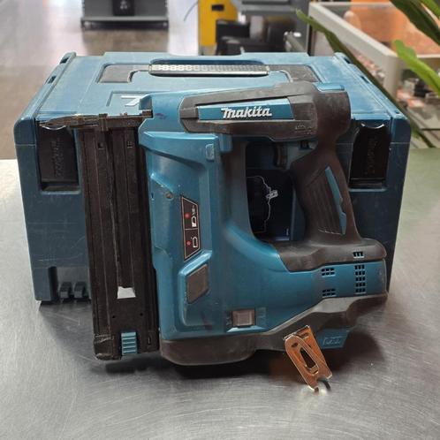 Makita DBN500 Brad Tacker in Mbox, Doe-het-zelf en Verbouw, Gereedschap | Overige machines, Zo goed als nieuw
