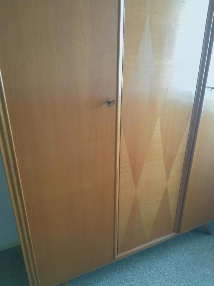 Vintage drie deurs eiken?? linnen-kleding kast, Huis en Inrichting, Kasten | Kledingkasten, Gebruikt, 150 tot 200 cm, 150 tot 200 cm