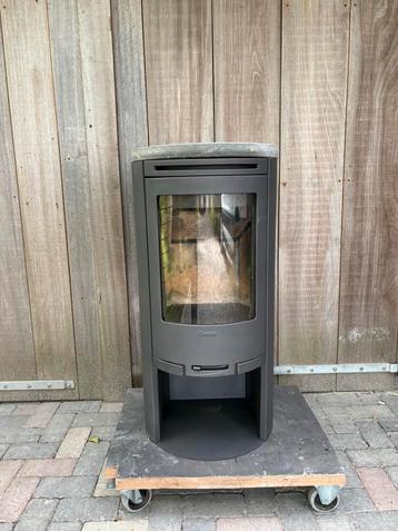 Contura 510 houtkachel met speksteen beschikbaar voor biedingen