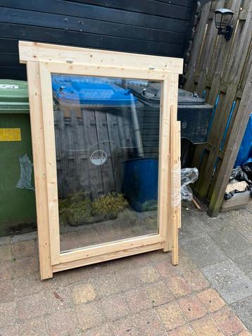 Uitzetraam met geisoleerd glas voor Blokhut max. 40 mm dik beschikbaar voor biedingen