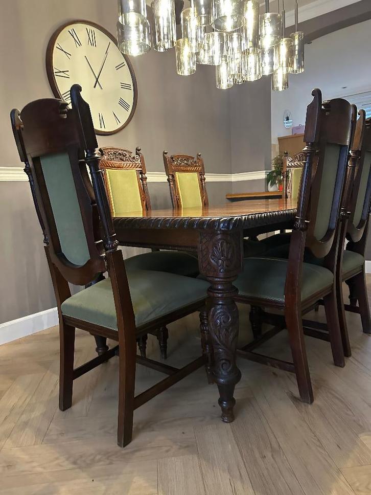 Massief eiken eetkamerset: tafel, 6 stoelen en kast, Antiek en Kunst, Antiek | Meubels | Tafels, Ophalen