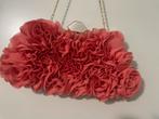 Mooi clutch oranje/ roze met ruches gouden kettinghengsel, Sieraden, Tassen en Uiterlijk, Tassen | Damestassen, Ophalen of Verzenden