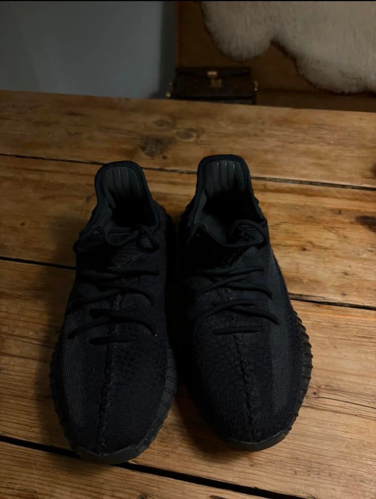 Yeezy boost 350 black, Kleding | Heren, Schoenen, Verzenden, Zwart, Sneakers of Gympen, Zo goed als nieuw