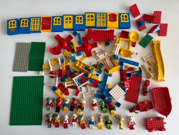 Ongesorteerde Fabuland LEGO met 18 poppetjes beschikbaar voor biedingen