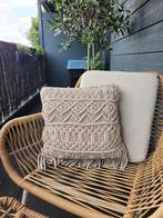 Macramé kussen beige zelf gemaakt incl. binnenkussen, Ophalen of Verzenden, Nieuw, Beige, Vierkant