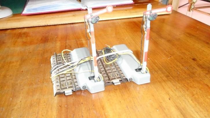 MARKLIN 443G/ 800  Repeteer arm-sein met onderbreekrail + 1, Hobby en Vrije tijd, Modeltreinen | H0, Gebruikt, Overige typen, Wisselstroom