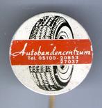 Autobanden centrum blik speldje ( H_138 ), Verzamelen, Speldjes, Pins en Buttons, Verzenden, Zo goed als nieuw, Sport, Speldje of Pin