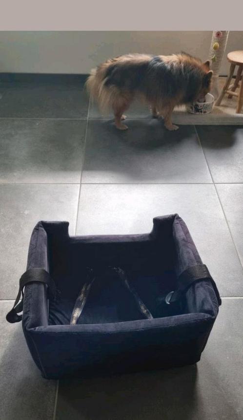 Zeer luxe auto stoel, orthopedisch kussen voor kleine hond, Dieren en Toebehoren, Hondenmanden, Zo goed als nieuw, Overige, Ophalen of Verzenden