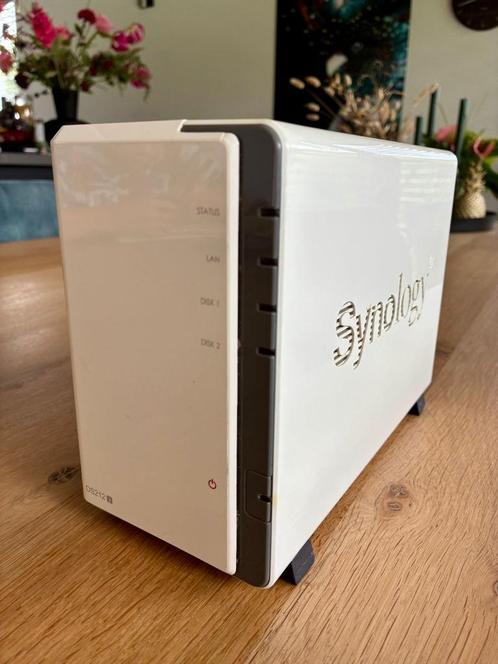 Synology DS212j NAS incl. schijven, Computers en Software, NAS, Zo goed als nieuw, Ophalen of Verzenden