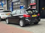 BMW 2-serie Active Tourer 218i Automaat Navi Clima, Auto's, BMW, Gebruikt, Euro 6, Zwart, Bedrijf