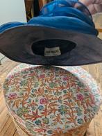 O.a. een elegante blauwe hoed Edna Wallace met bloemen, Ophalen, Edna Wallace, Hoed, One size fits all