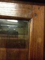 VITRINEKAST - MASSIEF TEAKHOUTEN SCHUIFDEURKAST vitrine, Huis en Inrichting, Woonaccessoires | Overige, Ophalen, Gielen, Zo goed als nieuw