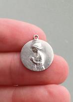 Klein fijn zilveren medaillon, hangertje, Sieraden, Tassen en Uiterlijk, Antieke sieraden, Ophalen of Verzenden, Zilver, Hanger
