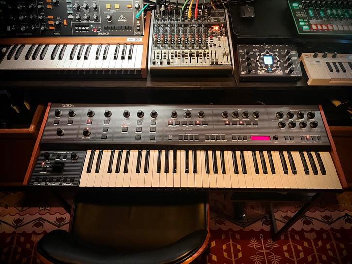 Behringer UB-Xa in nieuwstaat incl. stofhoes, Muziek en Instrumenten, Synthesizers, Zo goed als nieuw, 61 toetsen, Overige merken