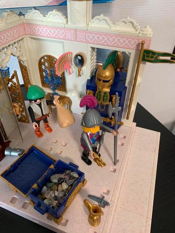 Lot: 12 sets Playmobil Ridders beschikbaar voor biedingen